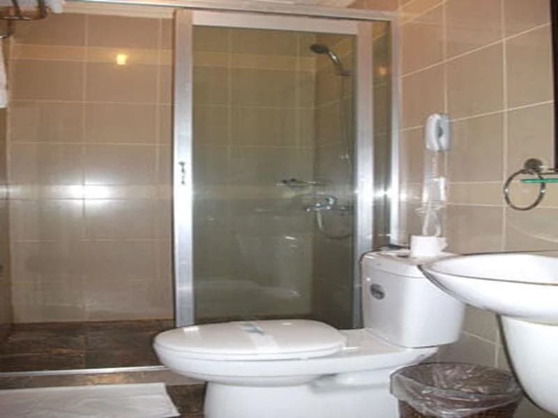 Y Van Hotel - photo 2