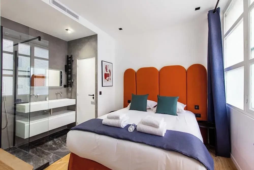 Intimate Apartment- 2br/6p - Porte Saint-denis - photo 3