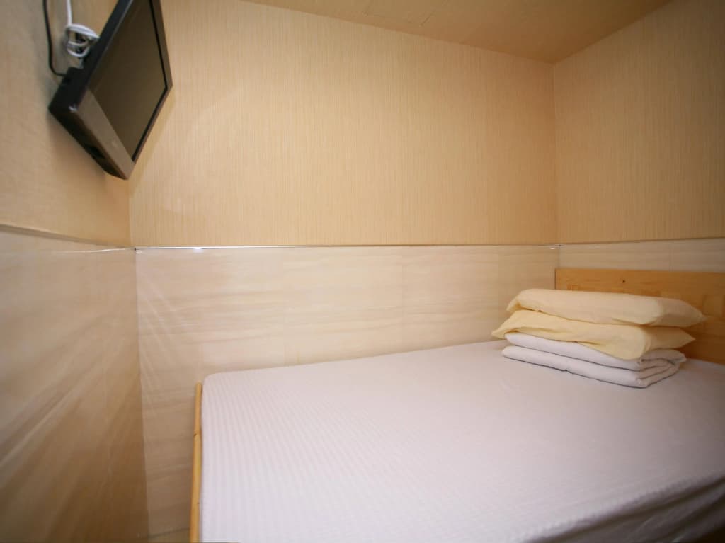Kam Fu Guest House - photo 3