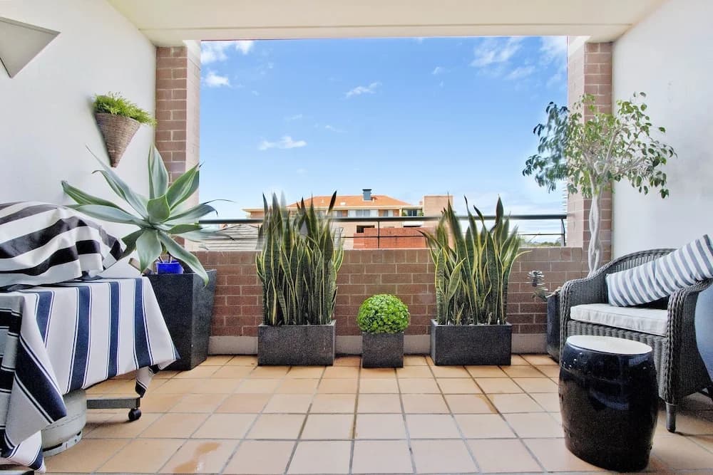 Ample Space In This 1 Bed Apt Also With Pool/Gym - photo 8