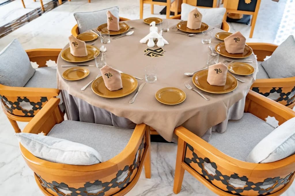 Luxe Grand Hotel Apartments - photo 12