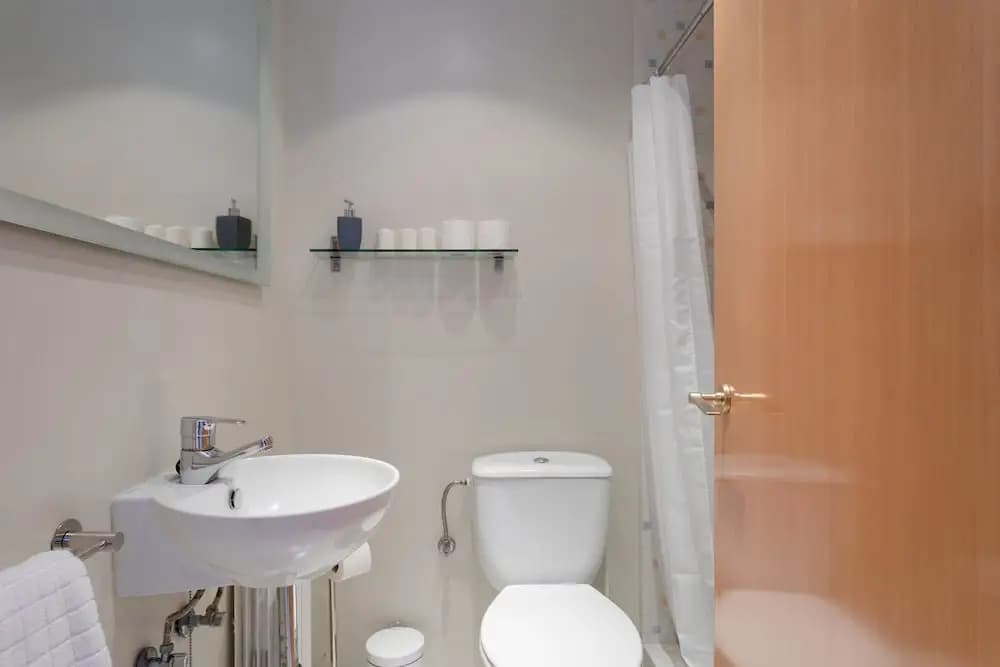 Unique Rentals - Stylish Seafront Duplex - photo 9