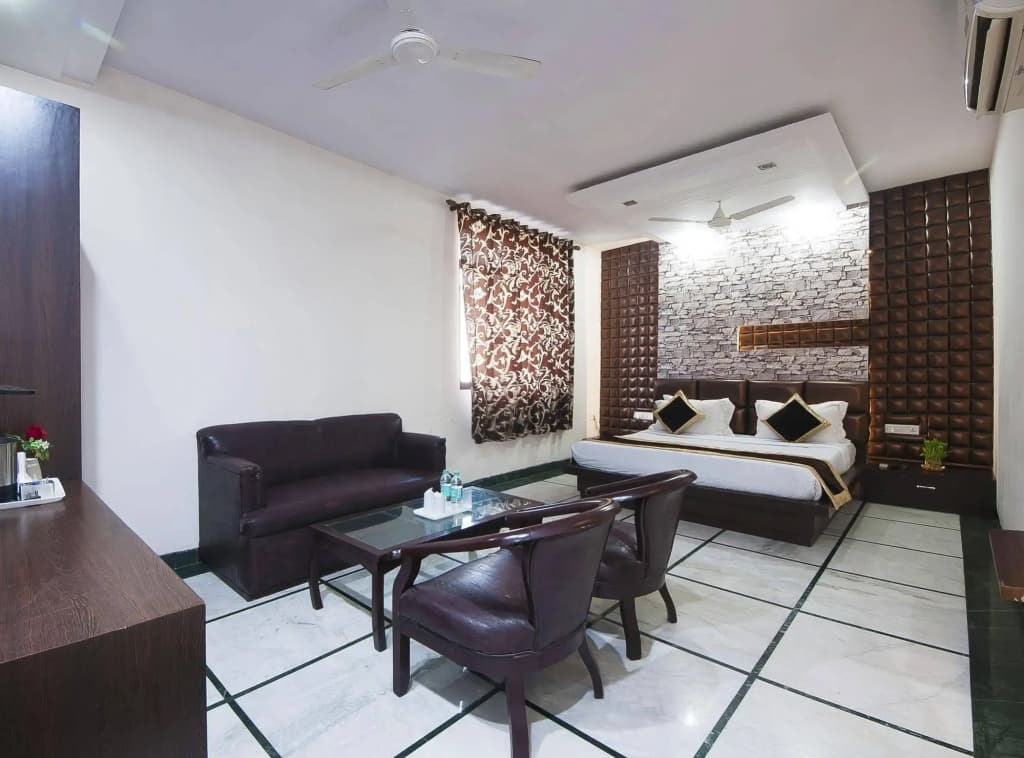 Hotel Apra Inn - photo 5