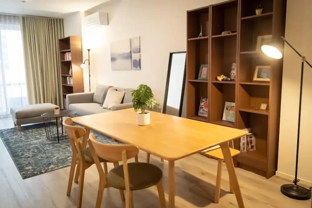 Convenient 2-bed Apartment in Melbourne's Heart - photo 3