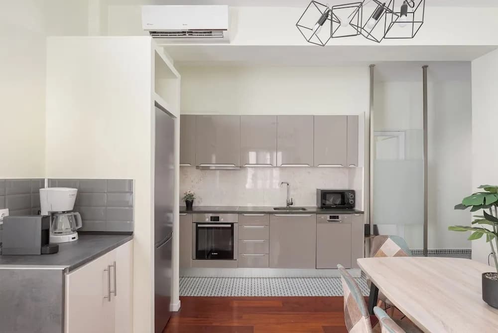 Akadimias Kolonaki Comfort Apartment - photo 12