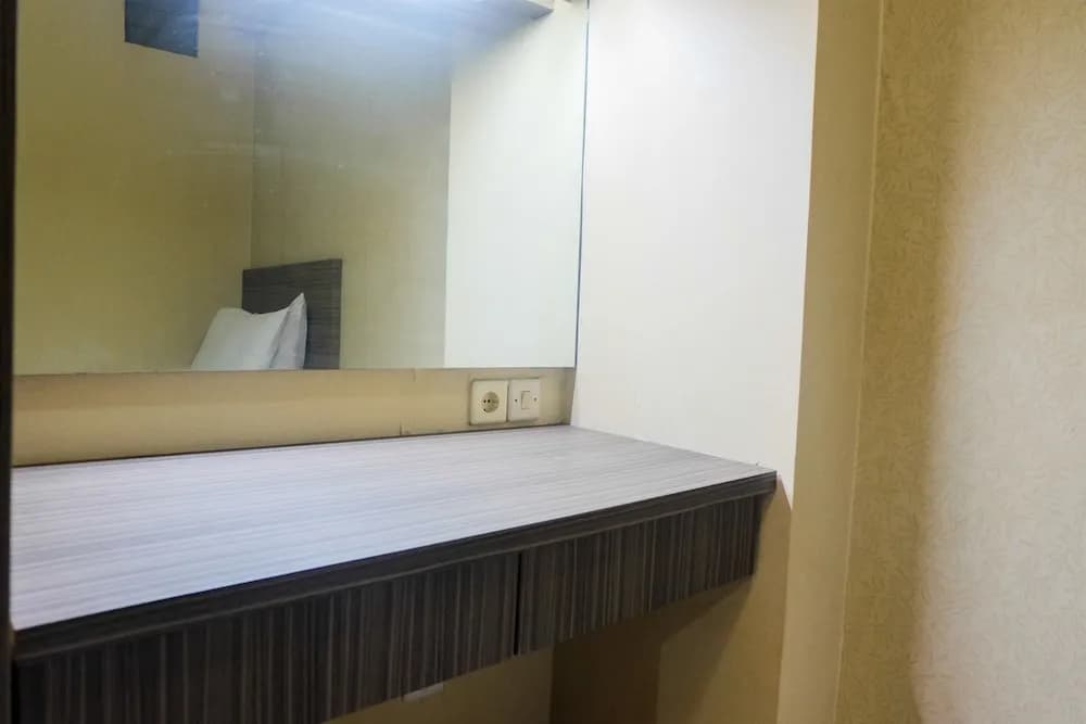 Simply Warm 2BR Green Palace Apartment - photo 2