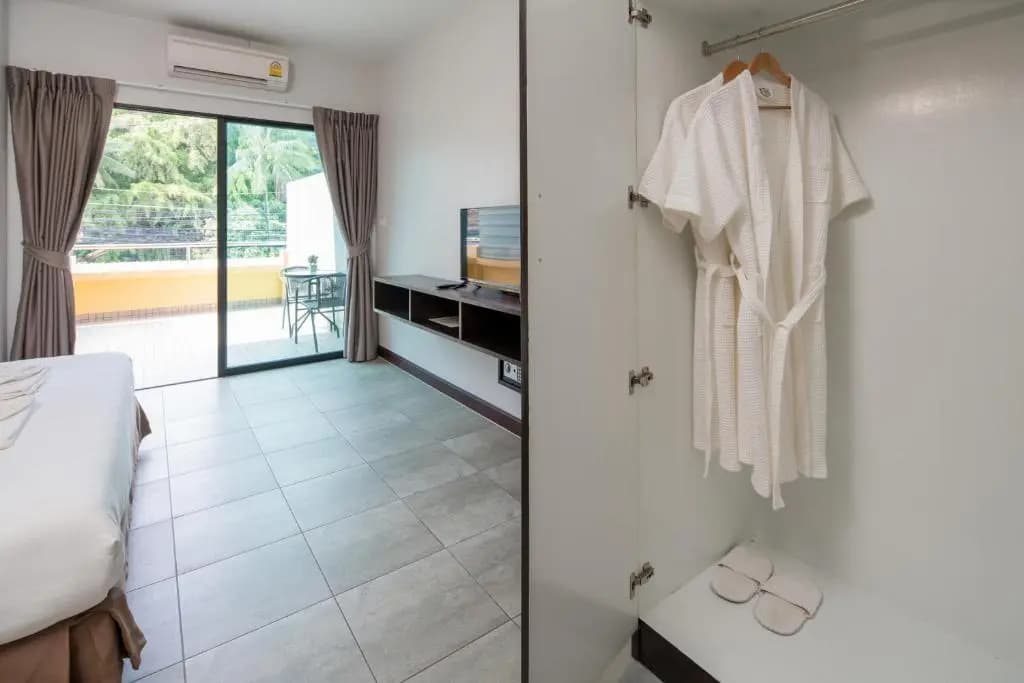 Amarin Hotel Patong - photo 6