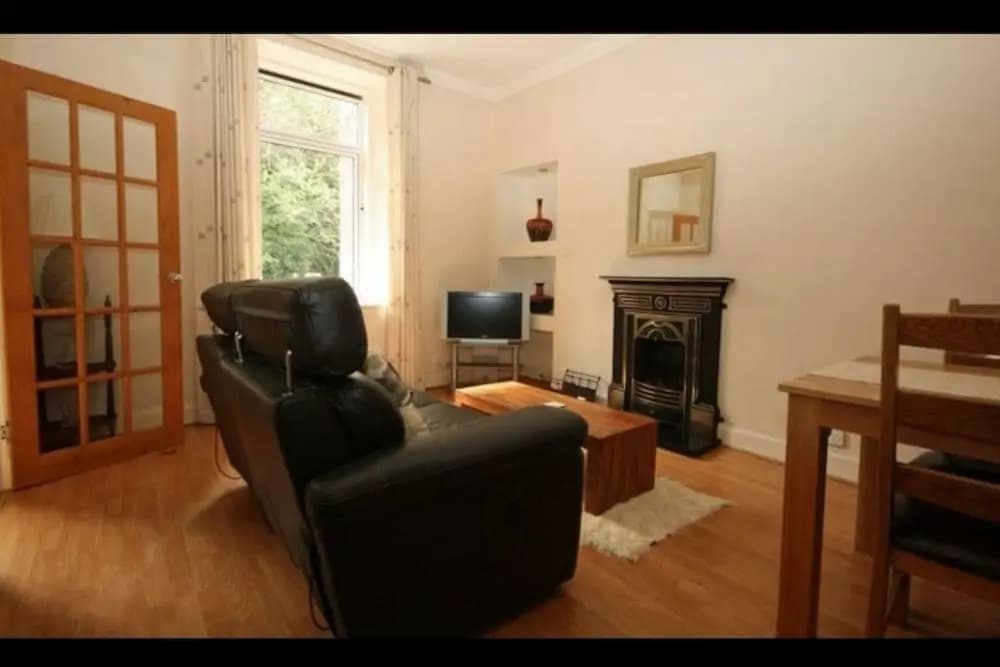 Central Waterfront Flat With Great Views - photo 5