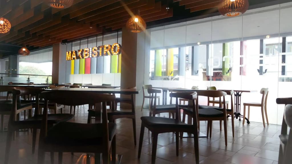 MaxOne Hotels at Pemuda - photo 16