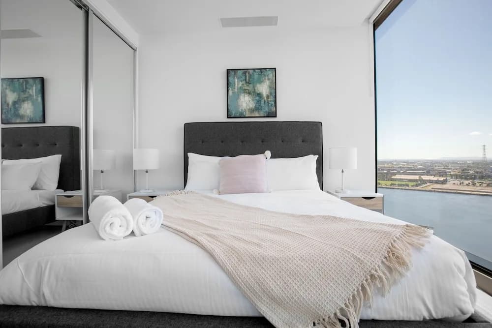 Central Melbourne 2br2bt APT on Collins St+parking - main photo