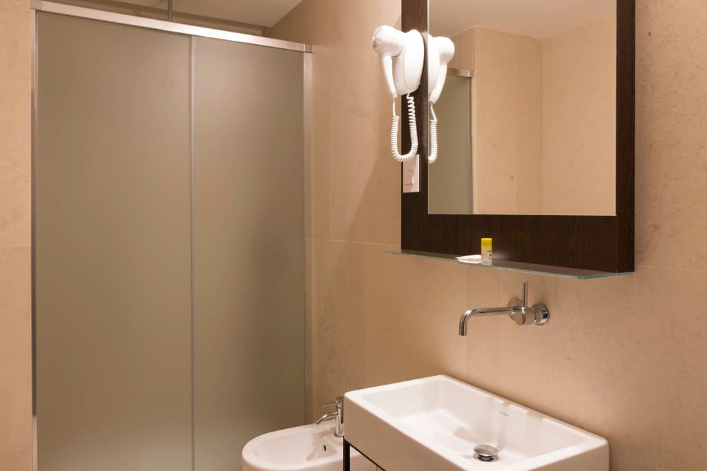 B&B Hotel Milano Central Station - photo 9