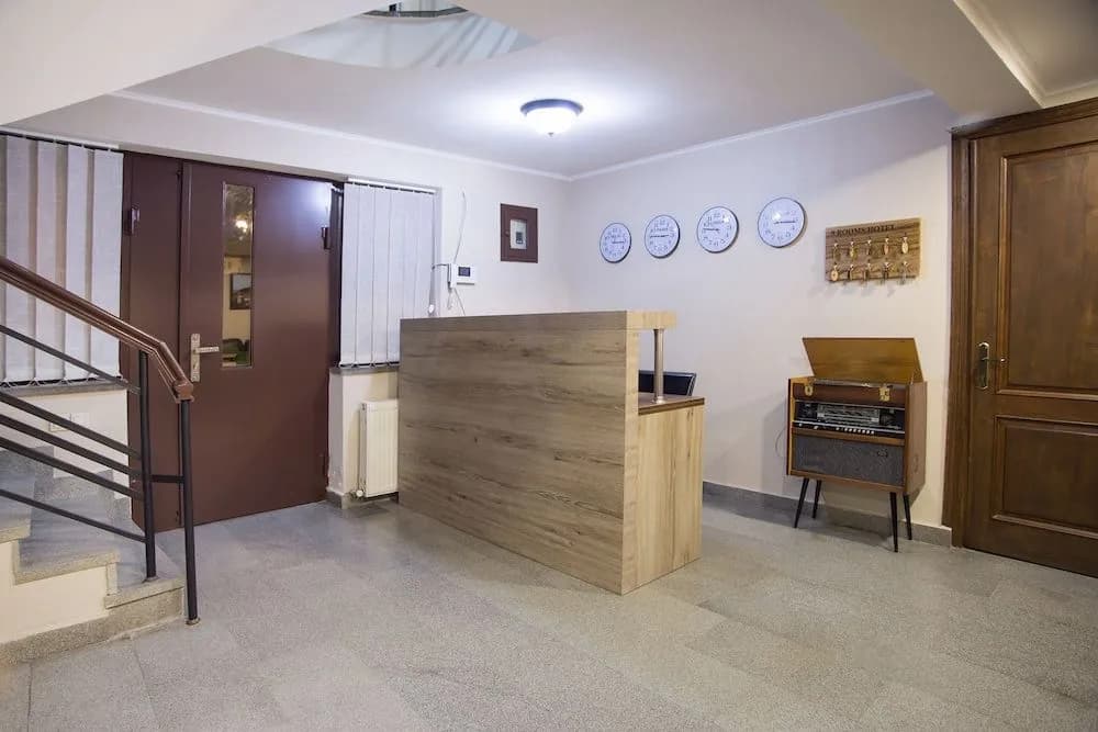 Hotel 9 rooms - photo 11