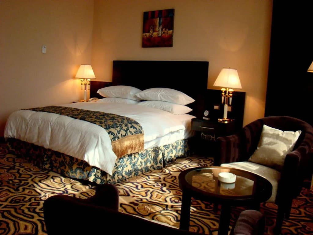 Sharjah Palace Hotel - photo 10