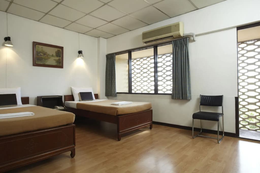 The Krungkasem Srikrung Hotel - photo 4