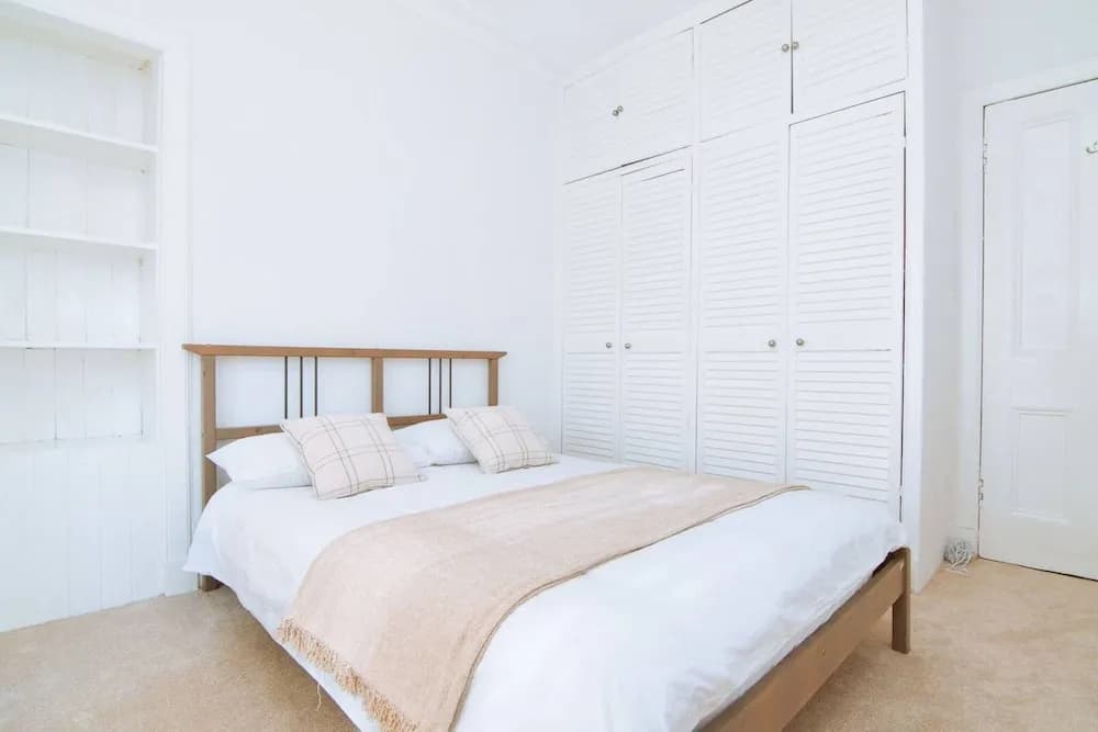 Spacious Flat With Fantastic Views - photo 2