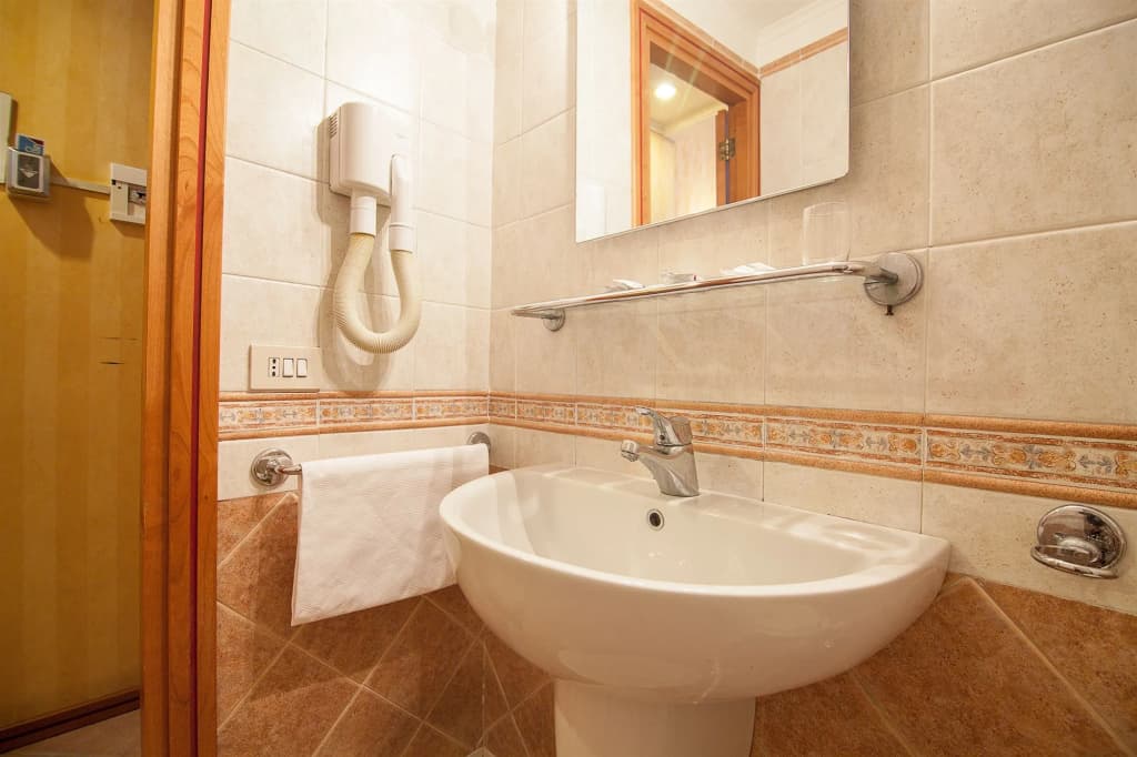 Hotel Pomezia - photo 10