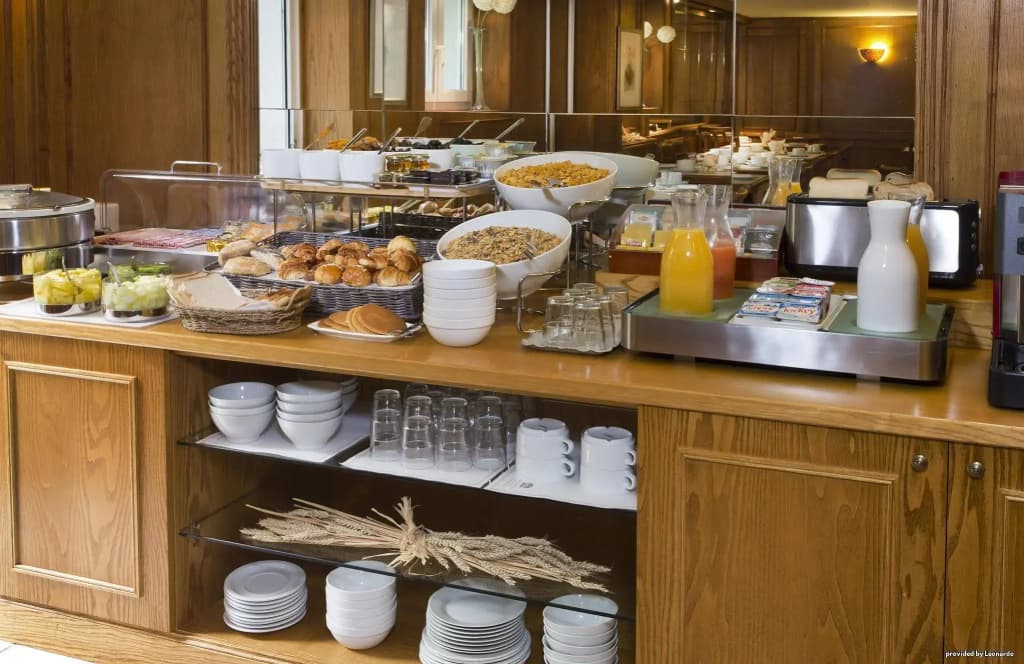 Hotel Montcalm - photo 11