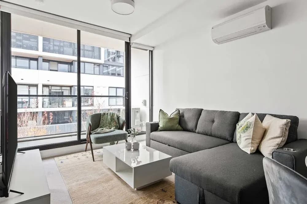 A Cozy 2BR Apt Next to The Yarra River - photo 7