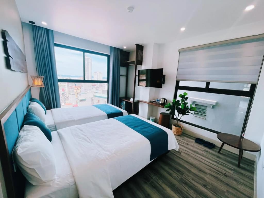 The Light Hotel - photo 3