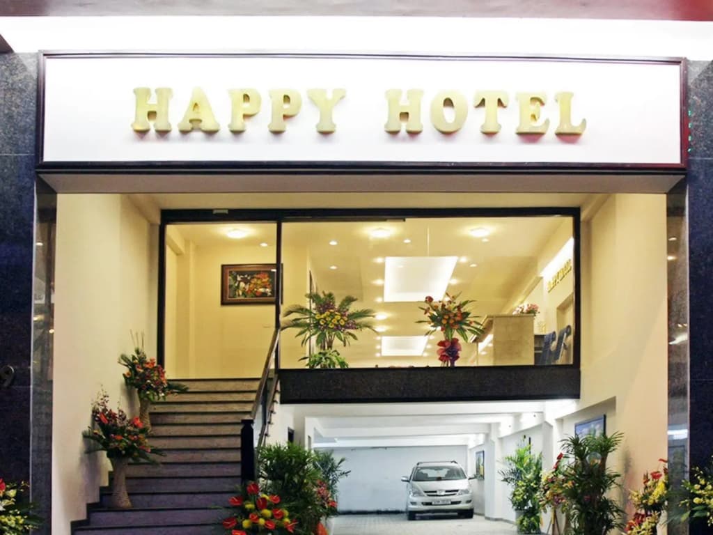 Happy Hotel - Kim Ma - main photo