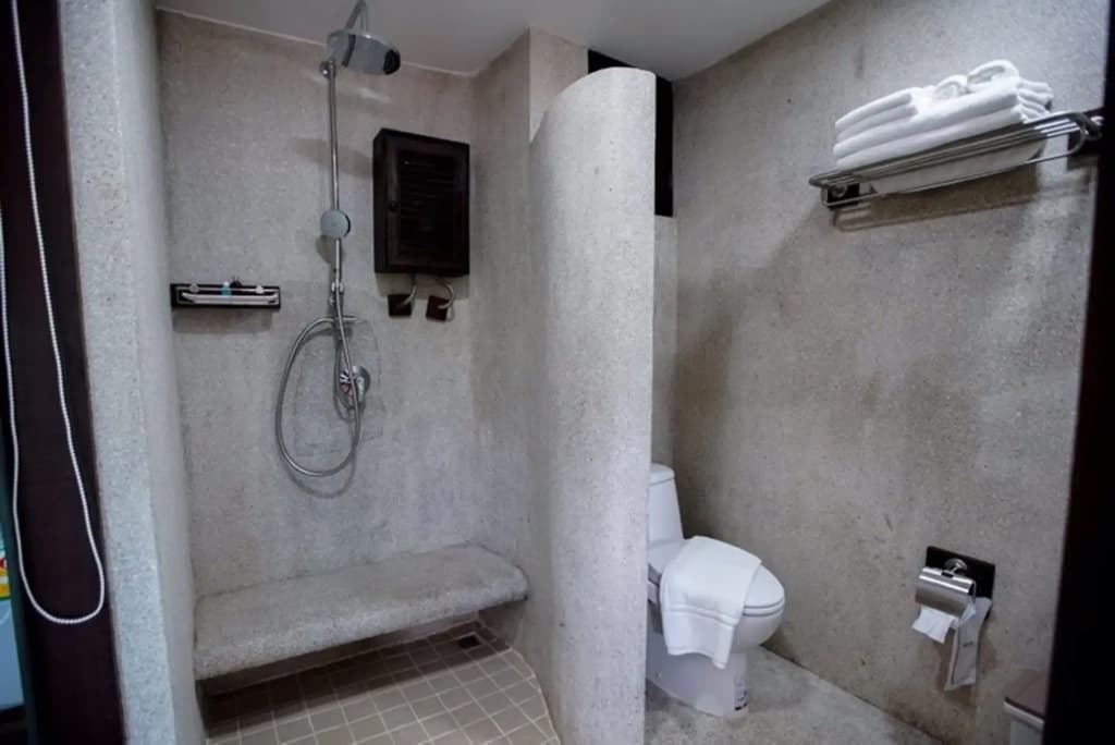 NightBazaar Inn Hotel - photo 9