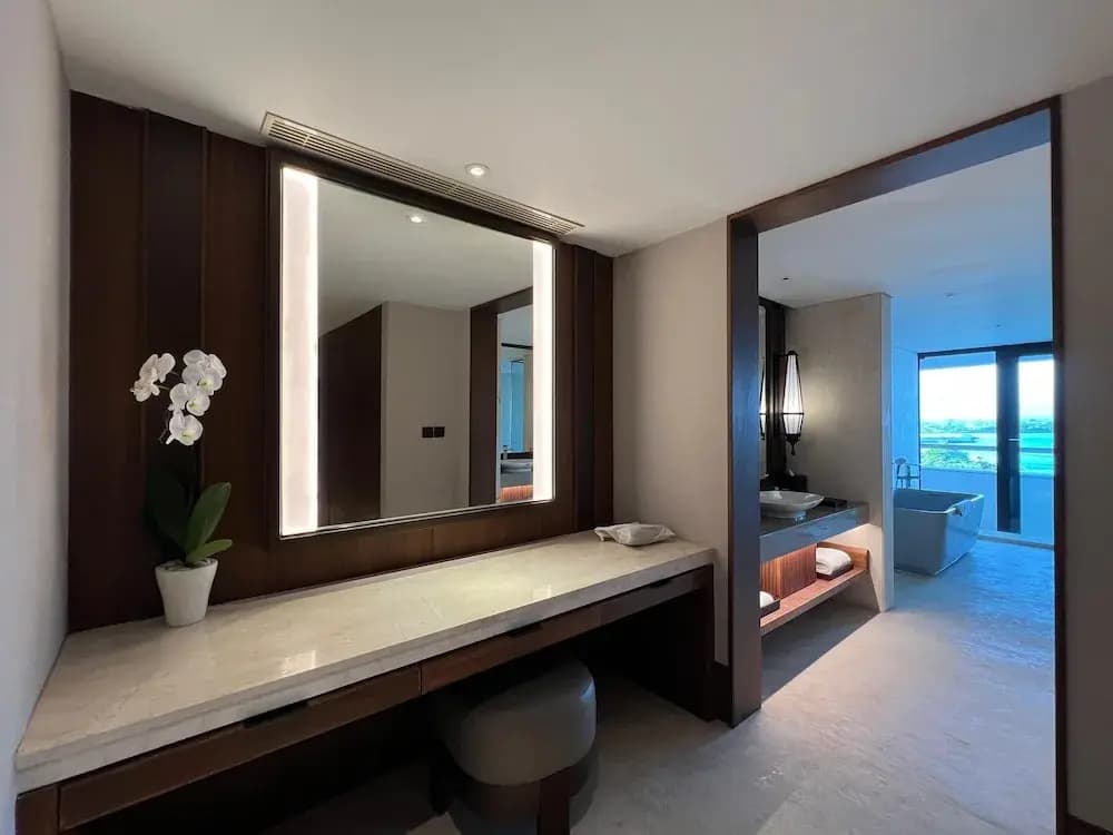 Bali Beach Hotel - photo 4