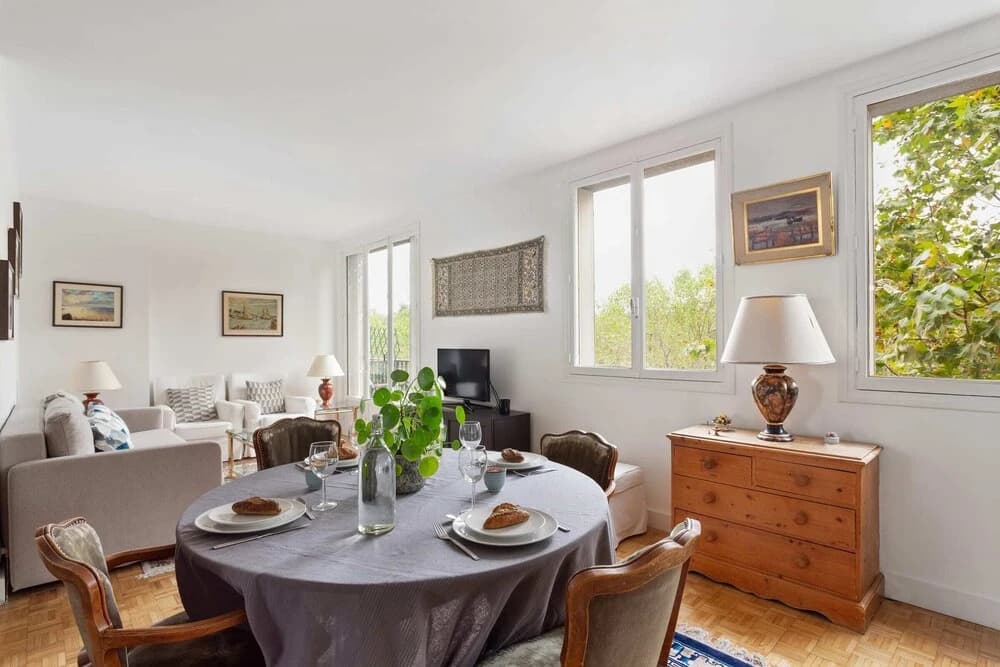 Exquisite Apartment for 4 - Live Like a Parisian - photo 3