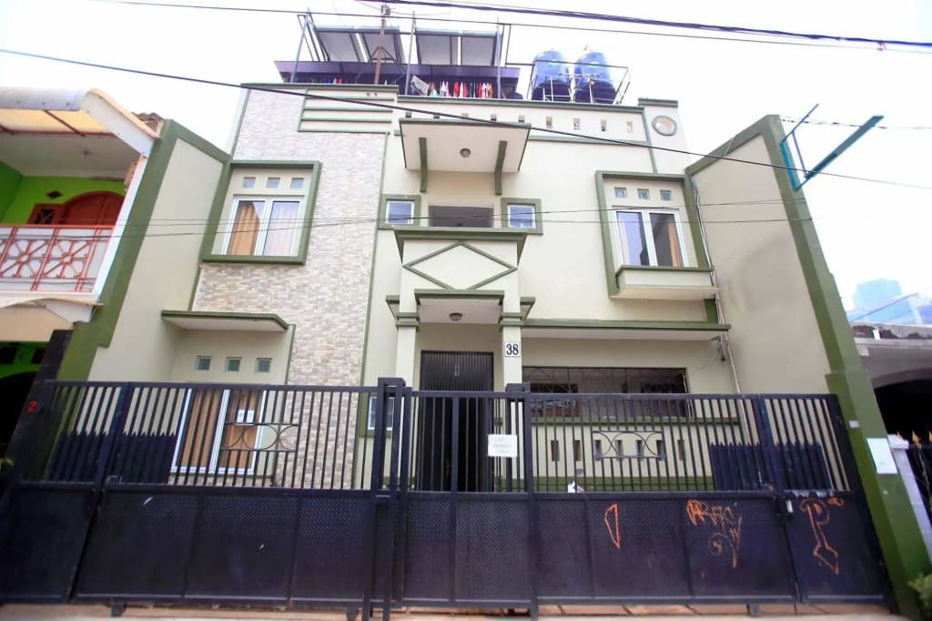 RedDoorz Karet Pedurenan - photo 1