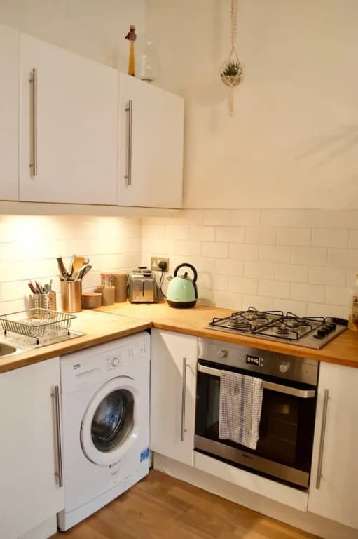 Ground Floor 1 Bedroom Flat - photo 10