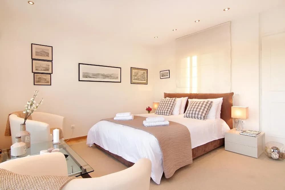 Stylish studio loft with Superb balcony - photo 5
