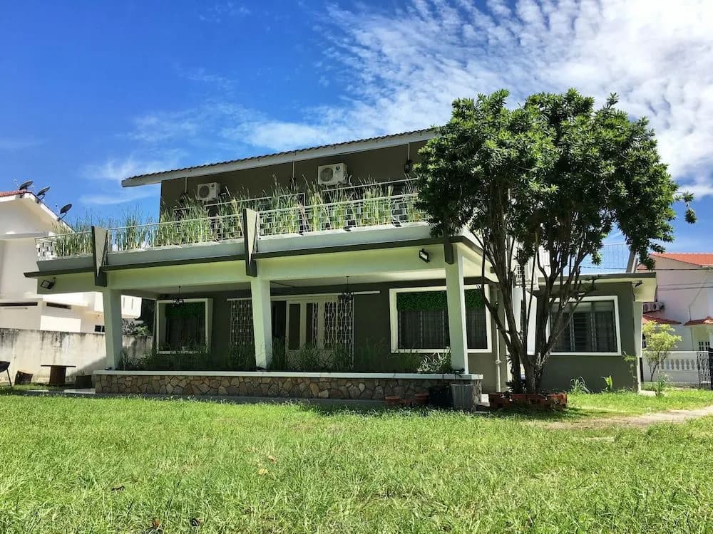 iBook 3 - Beachside Bungalow - main photo