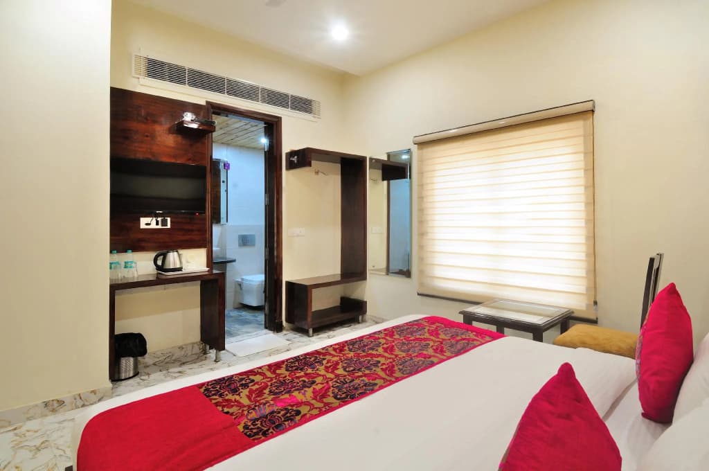 Hotel Grand Uddhav - photo 4