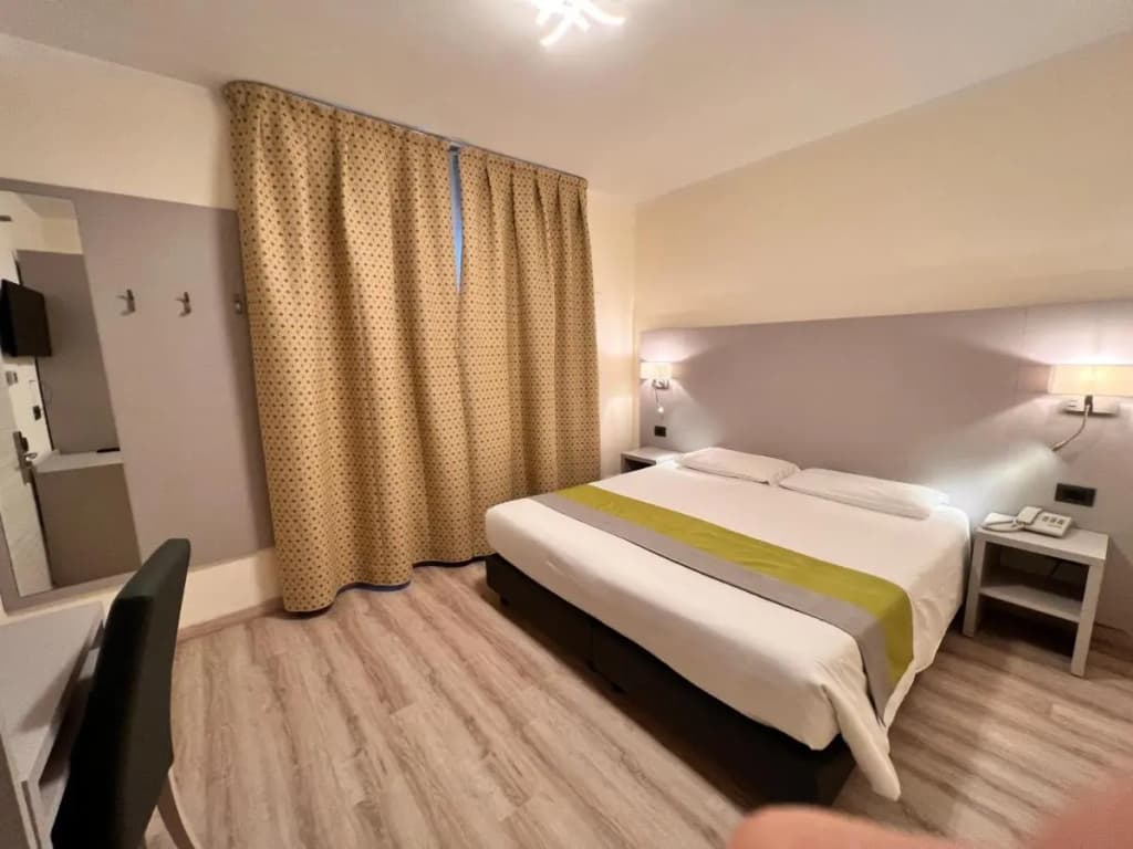 Hotel Aurora - photo 24
