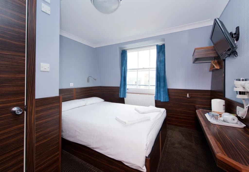 Crestfield Hotel - photo 32