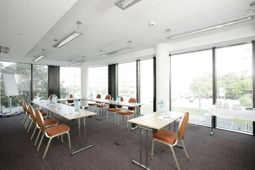 H4 Hotel Berlin Alexanderplatz - photo 13