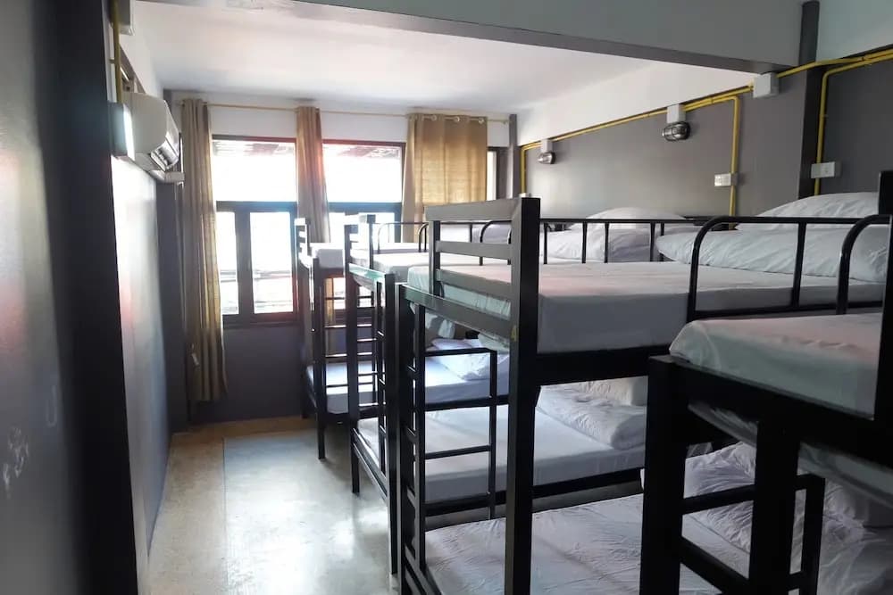BTS Khaosan Hostel - photo 20