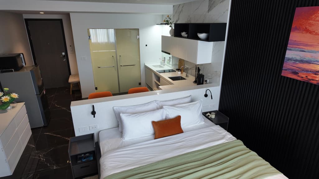 Sunset Noir Studio at Nai Harn Beach Flat - photo 13
