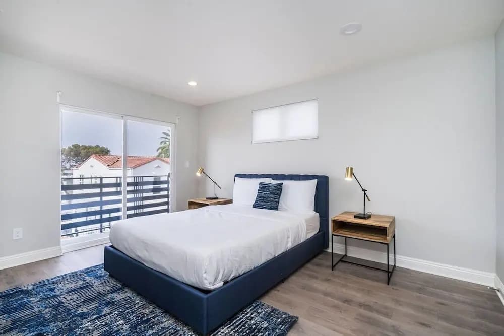 Brand NEW Luxury Modern 3bdr Townhome In Silver Lake - photo 4