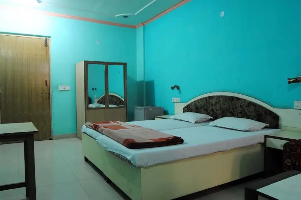 Swapnil International Hotel - photo 2
