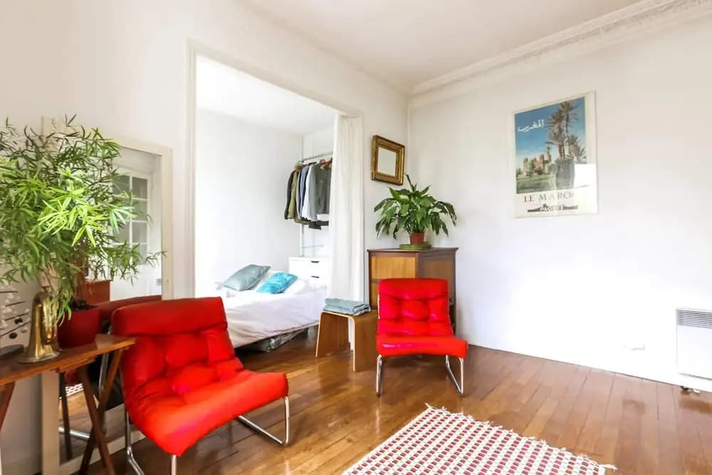 Spacious & Bright Apartment for 2 in Faidherbe/nation - photo 8