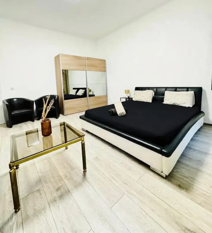 Cozy 3BR Apt for 6 Near to FAC Platz - photo 5