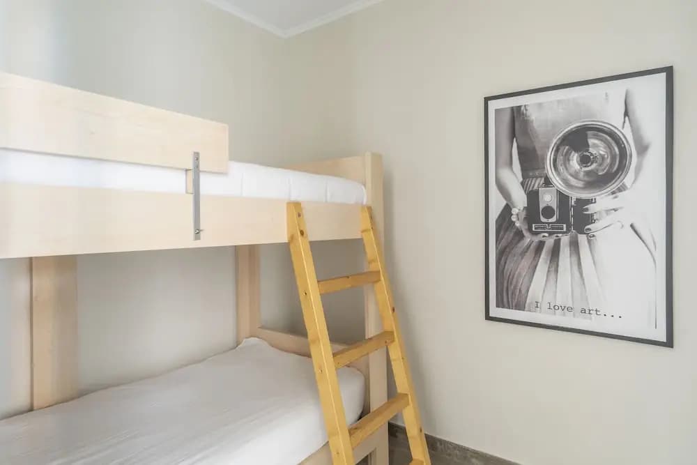 Lovely and Central 4 BR Apartment - photo 18