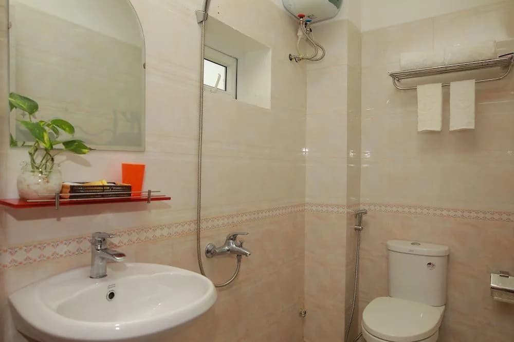 Cong Thuong Hotel - photo 10