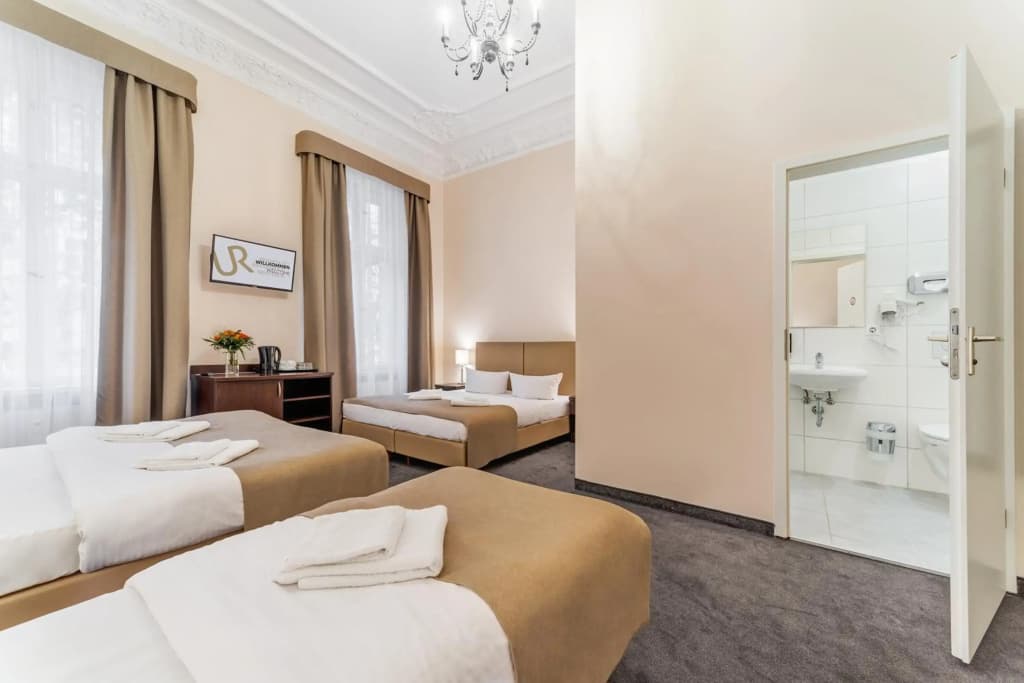 Upper Room Hotel Kurfurstendamm - photo 4