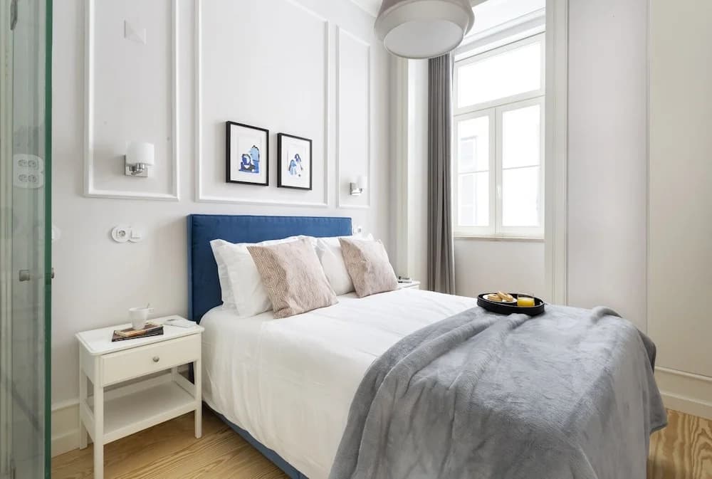 JOIVY Luxurious 2BR Apt w/street view, 2mins to Santa Justa Lift - photo 2