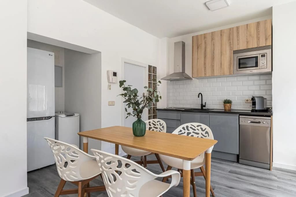 BNBHolder Calm Duplex RETIRO FREE PARKING - photo 12