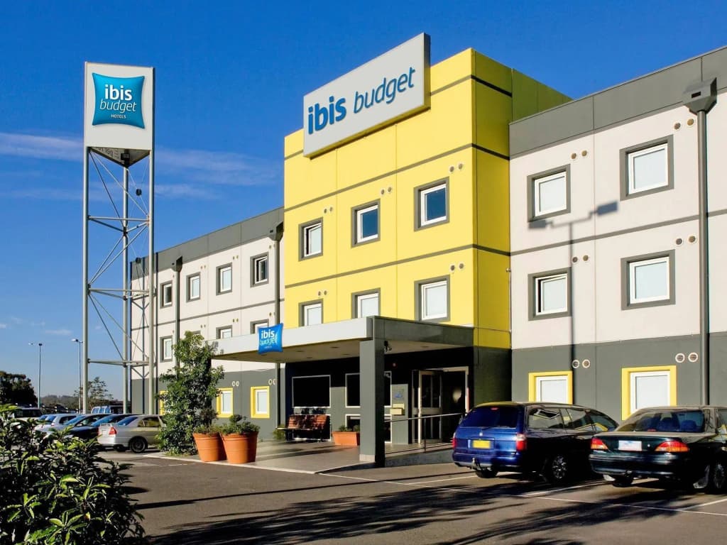 ibis budget Melbourne Airport - photo 1