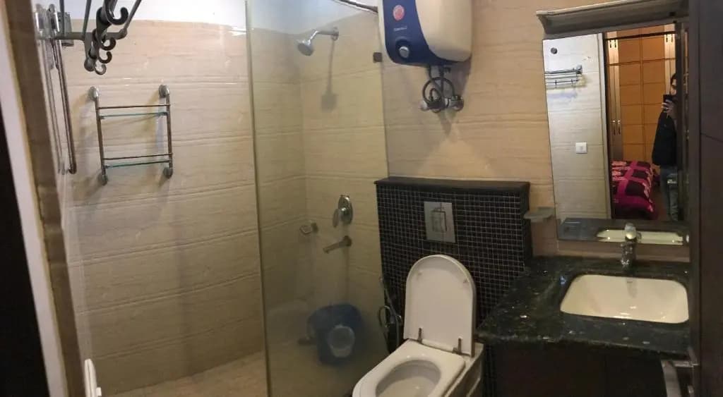 Spacious 3bhk apartment! - photo 11