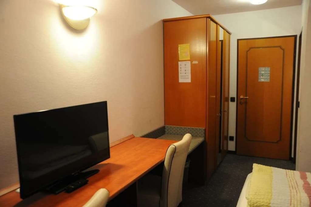 Pension Erlaa - photo 2