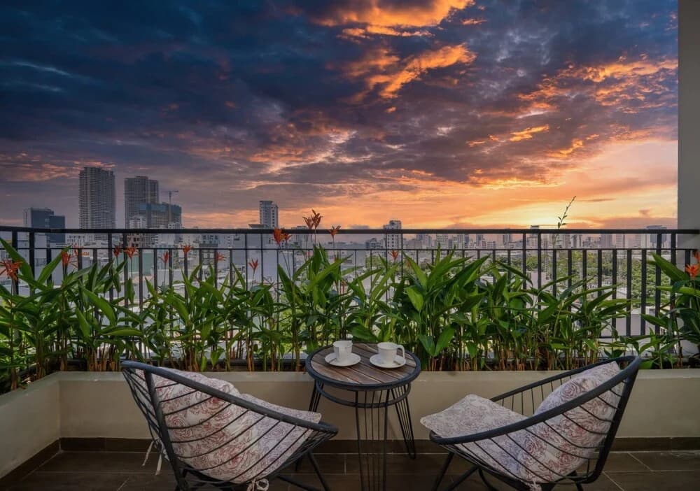 Luxury Duplex Penthouse With Pool Foosball - photo 13